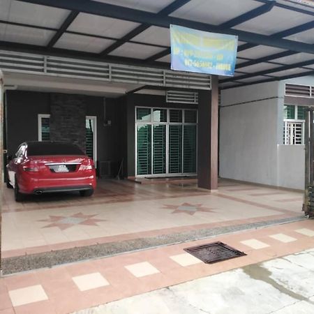 Farisha Homestay Άλορ Σταρ Εξωτερικό φωτογραφία